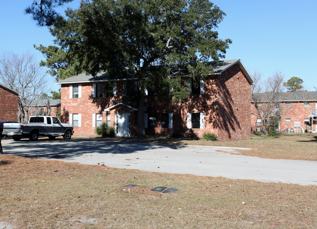 Professional Park Apartments in Morehead City, NC - Building Photo - Building Photo