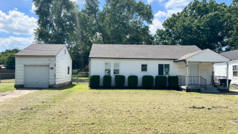 521 N Woodrow Ave in Bartlesville, OK - Building Photo