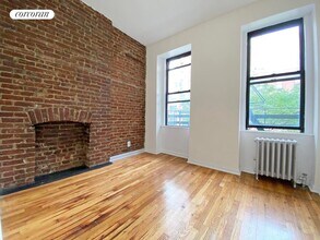 454 W 57th St in New York, NY - Building Photo - Building Photo