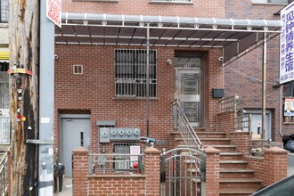 750 58th St in Brooklyn, NY - Foto de edificio - Building Photo