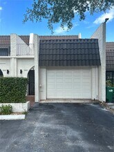 9005 SW 62nd Terrace in Miami, FL - Building Photo - Building Photo