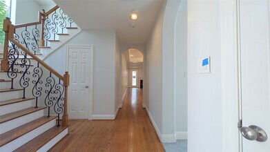 1307 Riverine Ct in Houston, TX - Building Photo - Building Photo