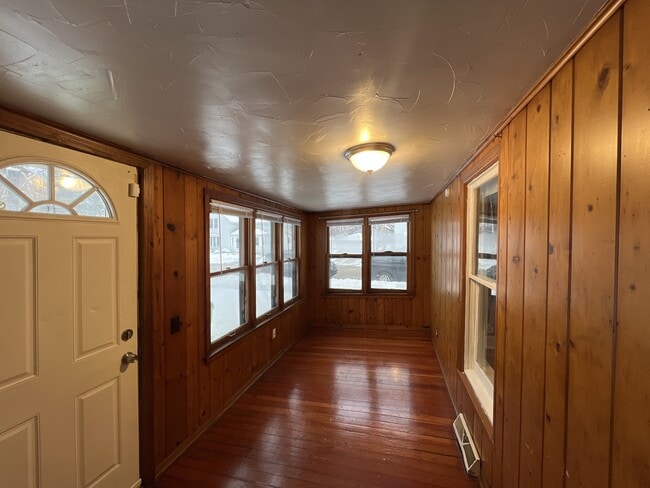 353 Prospect Ave in Hartland, WI - Building Photo - Building Photo