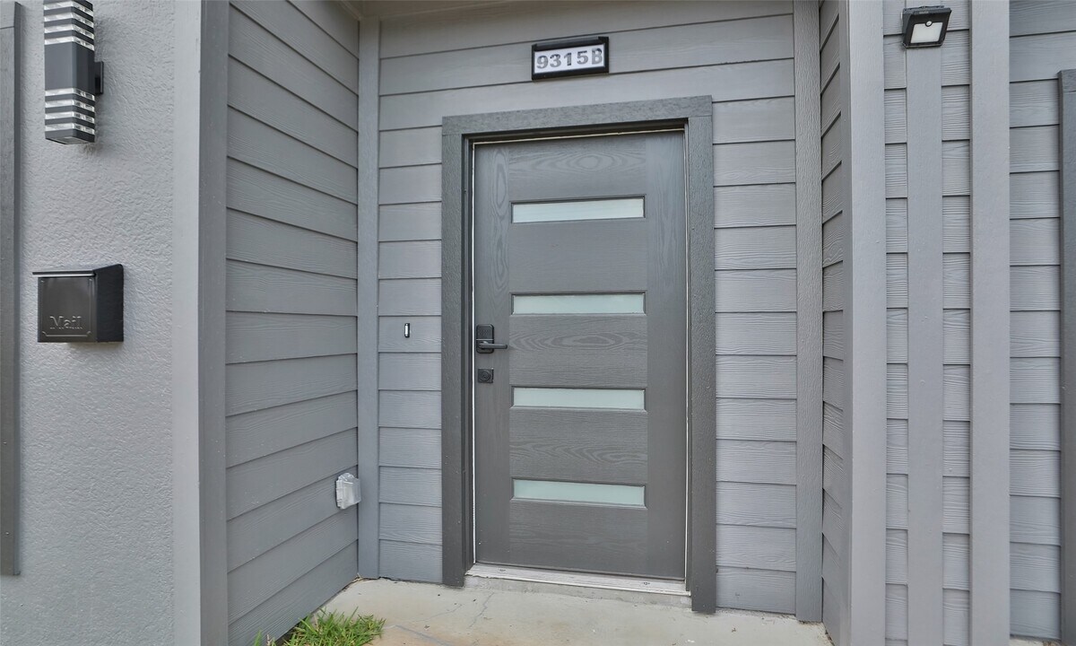 9315 Ashville Dr in Houston, TX - Building Photo