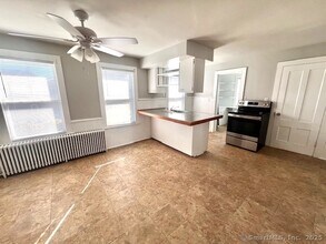 635 High St in Middletown, CT - Building Photo - Building Photo