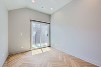 1655 W Superior St, Unit 1 in Chicago, IL - Building Photo - Building Photo