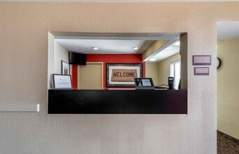 Furnished Studio-Des Moines - West Des Moines in West Des Moines, IA - Building Photo - Building Photo