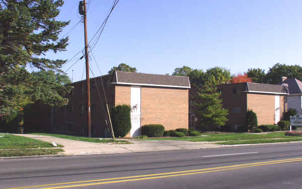 Vernon Court Apartments in Cincinnati, OH - Building Photo - Building Photo