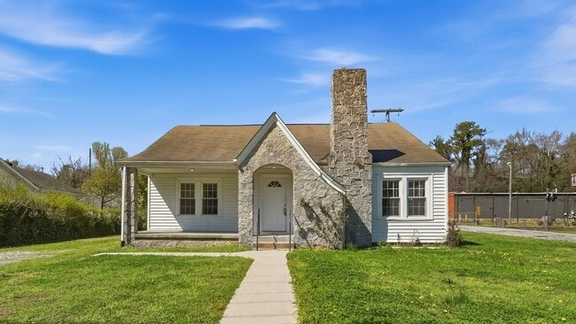 property at 2209 Lyndon Ave W