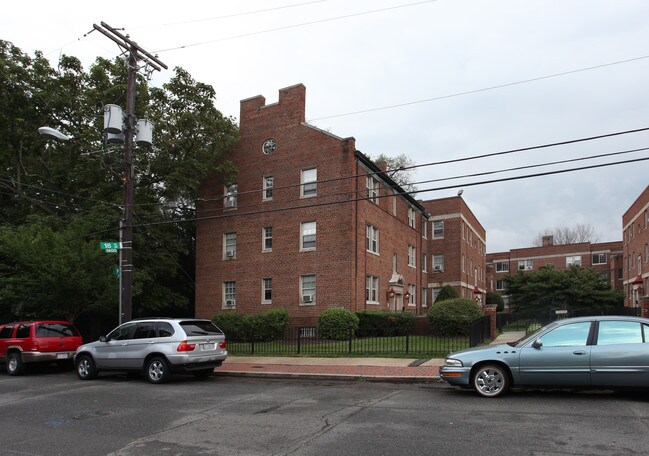 Linwood Apartments in Washington, DC - Building Photo - Building Photo