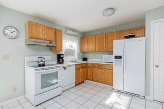 176 Underwood Dr in East Hampton, NY - Building Photo - Building Photo