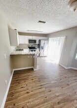 323 Summer Sails Dr in Valrico, FL - Building Photo - Building Photo