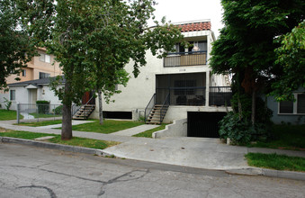 1118 Irving Ave in Glendale, CA - Foto de edificio - Building Photo