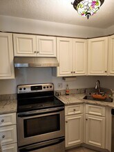 284 Quincy Ave, Unit 2 in Quincy, MA - Foto de edificio - Building Photo