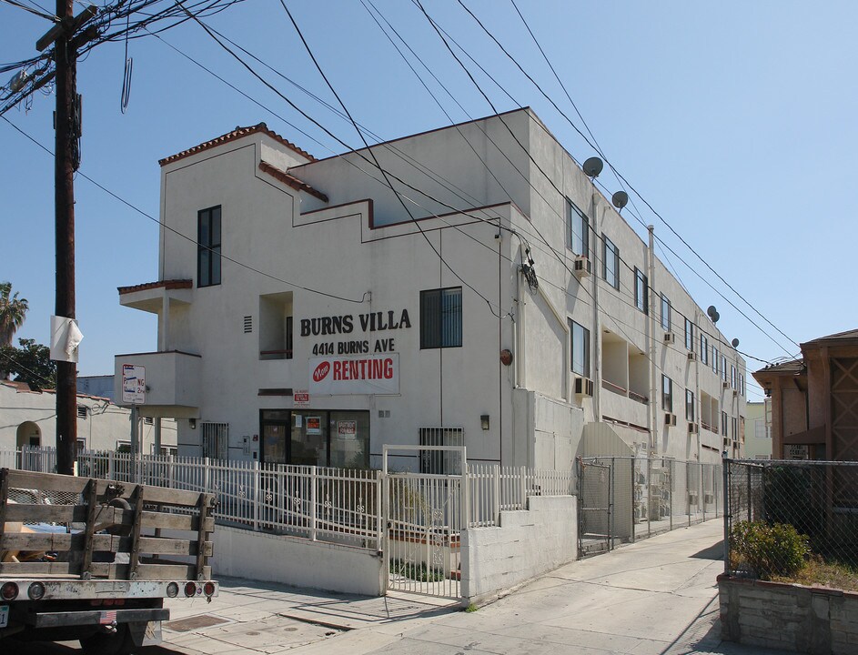 Burns Villa in Los Angeles, CA - Foto de edificio