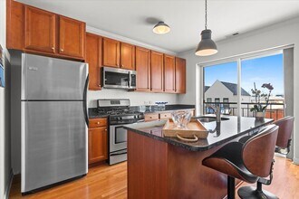 3741 N Milwaukee Ave in Chicago, IL - Building Photo - Building Photo