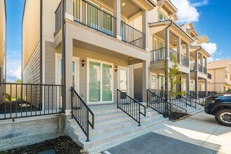 494 S Centro Cir in Shenandoah, TX - Foto de edificio - Building Photo