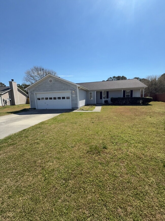 306 Kenilworth Pl in Hubert, NC - Building Photo - Building Photo