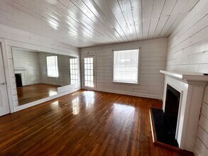 1305 Lorrain St - Unit C in Austin, TX - Building Photo - Building Photo