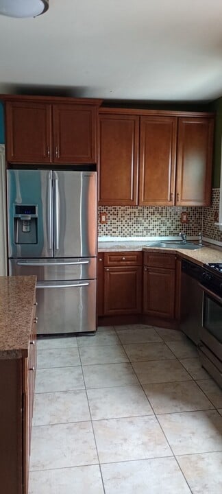 8 Dane St, Unit # 2 in Everett, MA - Foto de edificio