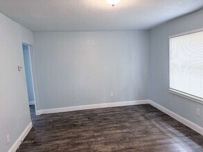 815 N Davis Ave in Lakeland, FL - Foto de edificio - Building Photo