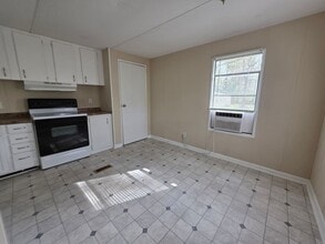 1133 Pickett Rd in Jacksonville, NC - Building Photo - Building Photo