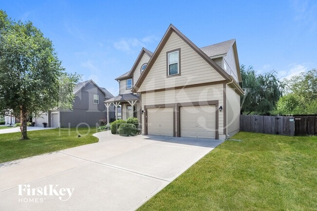 500 River Birch Rd in Raymore, MO - Foto de edificio - Building Photo