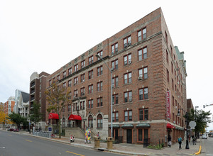 Langdon Hall Apartments in Madison, WI - Foto de edificio - Building Photo