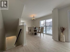 21 Urbane Blvd in Kitchener, ON - Building Photo - Building Photo