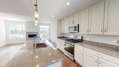 2719 Bristol Rdg Dr in Ann Arbor, MI - Building Photo - Building Photo