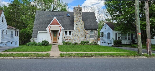 146 Monhagen Ave in Middletown, NY - Building Photo - Building Photo