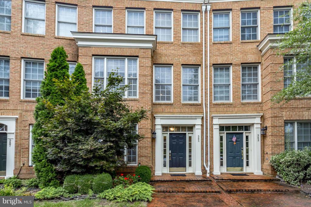 385 Cameron Station Blvd in Alexandria, VA - Building Photo