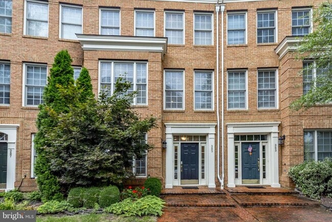 property at 385 Cameron Station Blvd
