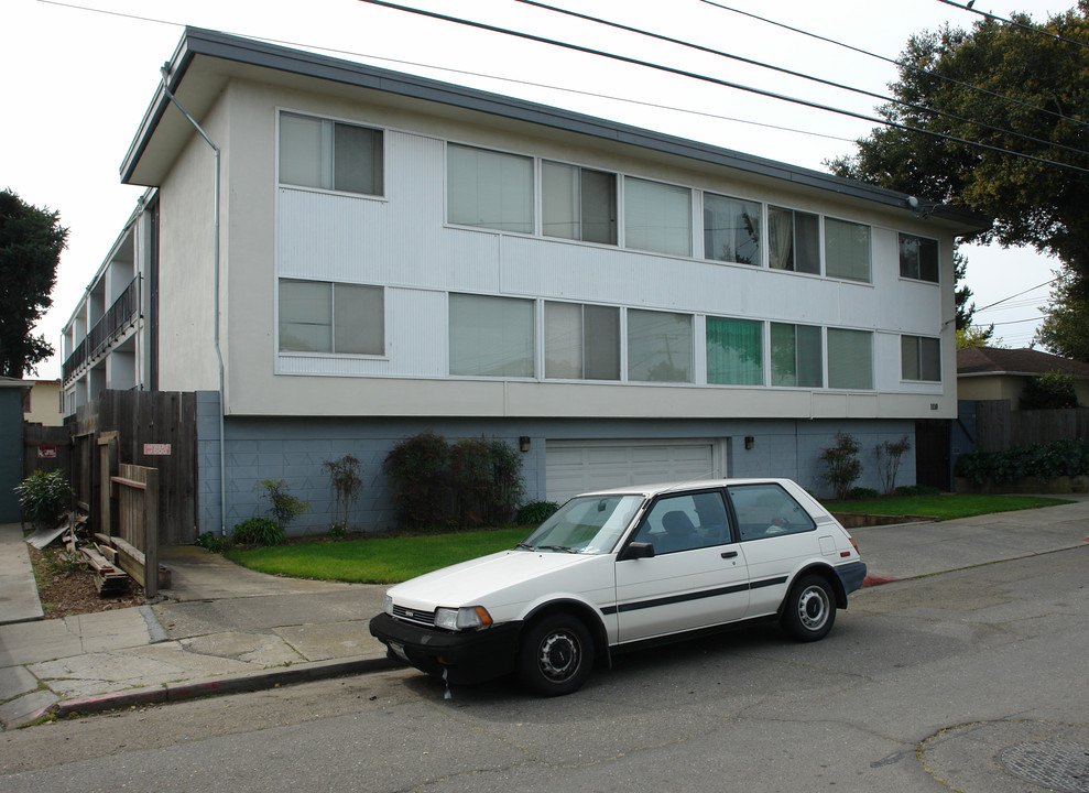 1110 Cypress Ave in San Mateo, CA - Building Photo