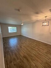 2537 E Clarendon Ave, Unit 2 in Phoenix, AZ - Foto de edificio - Building Photo