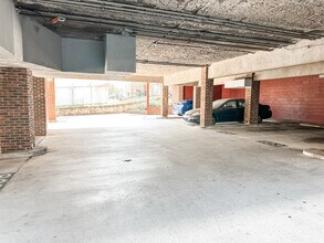 1211 Highland Ave, Unit 302 in Knoxville, TN - Building Photo - Building Photo
