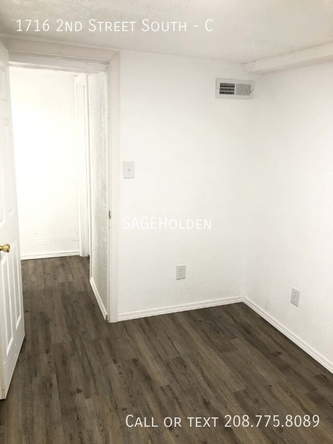 property at 1716 2nd St S