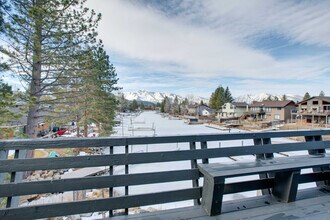 574 Danube Dr in South Lake Tahoe, CA - Building Photo - Building Photo