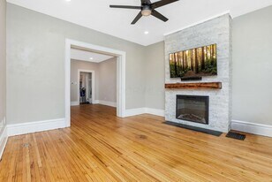 412 E Oakland Ave in Columbus, OH - Building Photo