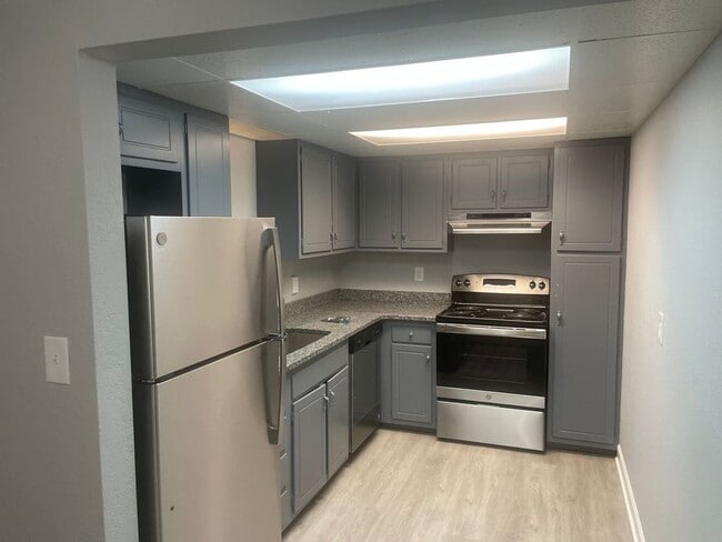 property at 1409 E Chicago St