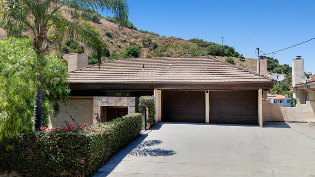 3482 Coldwater Canyon Ave in Studio City, CA - Building Photo - Building Photo