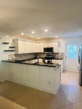 12404 Old Country Rd S in Wellington, FL - Building Photo - Building Photo