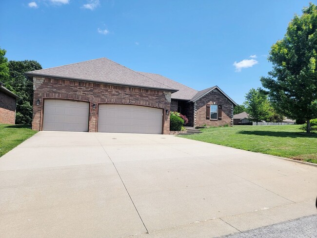 4532 S Hemlock Ave in Springfield, MO - Building Photo - Building Photo