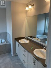 48 Blackburn St in Cambridge, ON - Building Photo - Building Photo