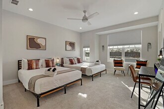 28415 Torch Pkwy, Unit SI ID1502222P in Warrenville, IL - Foto de edificio - Building Photo