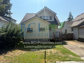 411 5th Ave NW in Puyallup, WA - Building Photo - Building Photo