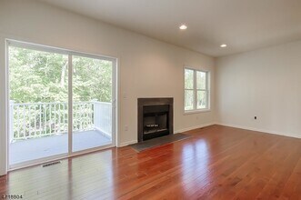 6 Di Edwardo Ct in Parsippany Troy Hills, NJ - Building Photo - Building Photo