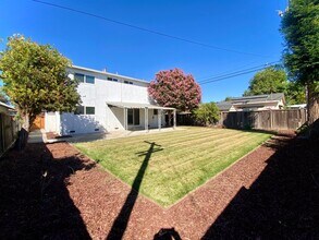 39025 Donner Wy in Fremont, CA - Building Photo - Building Photo