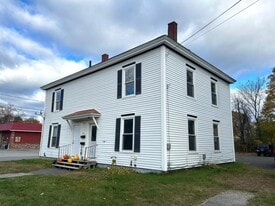 636 Lisbon St in Lisbon, ME - Building Photo