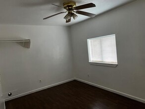 4817 12th Unit A St in Bacliff, TX - Building Photo - Building Photo